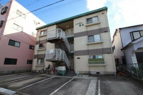 トリバン深井の外観