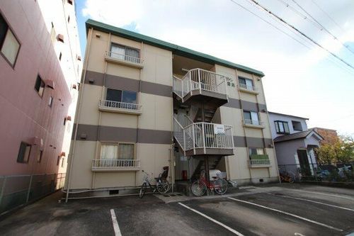 トリバン深井の外観