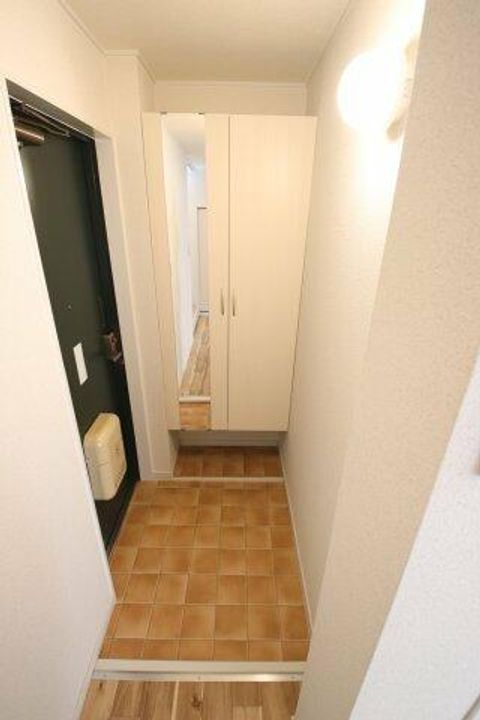 トリバン深井の玄関