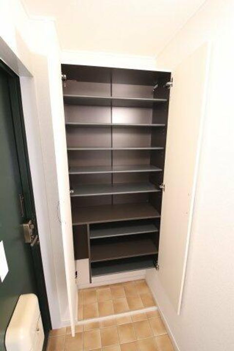 トリバン深井の内装
