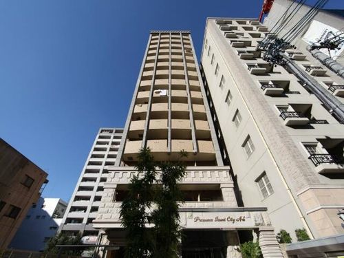 プレサンス泉シティアークの外観