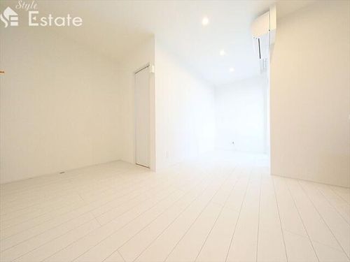 愛知県名古屋市中川区小城町2丁目(アパート)の賃貸物件の居間