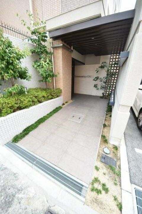 ファーストレジデンス三宮EASTの玄関