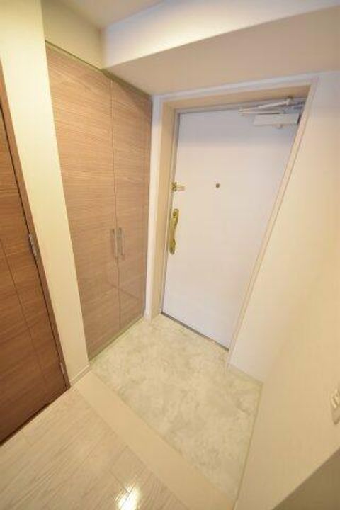 ファーストレジデンス三宮EASTの玄関