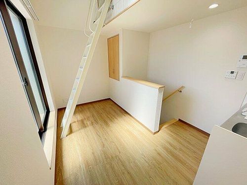 トリスアパートメントの居間