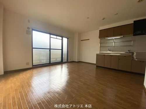 IKコートの居間