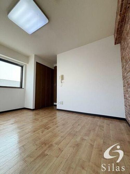 大阪府大東市学園町(マンション)の賃貸物件の居間