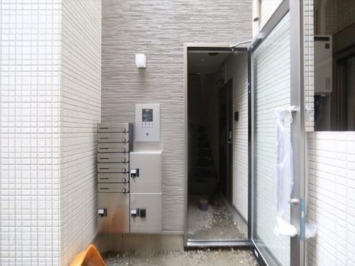 ハーモニーテラスT.H(ティーエイチ)の玄関