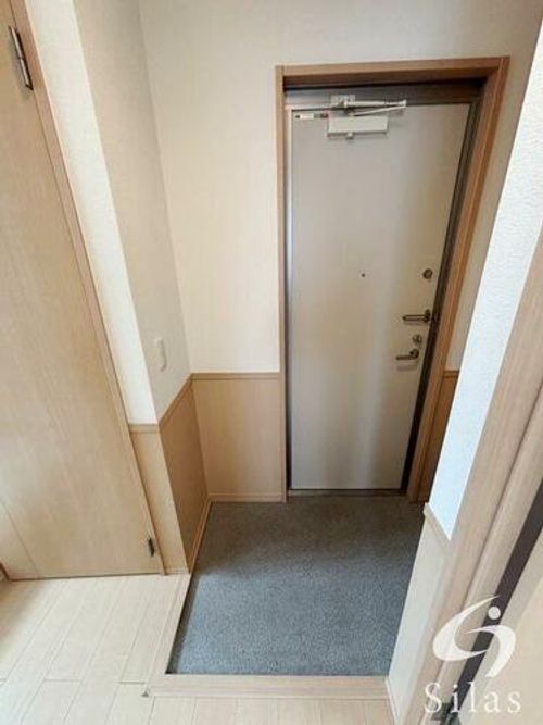 大阪府寝屋川市本町(アパート)の賃貸物件の玄関