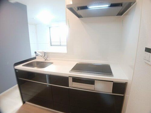 スペチアーレ クアットロのキッチン