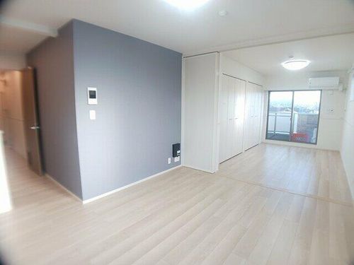 スペチアーレ クアットロの居間