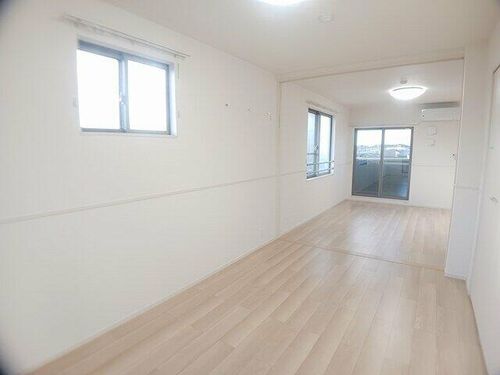 スペチアーレ クアットロの居間