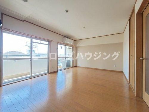 大阪府豊中市玉井町1丁目(マンション)の賃貸物件304の居間