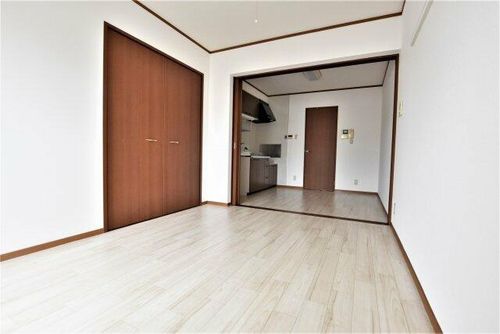 ハピネス2番館の居間