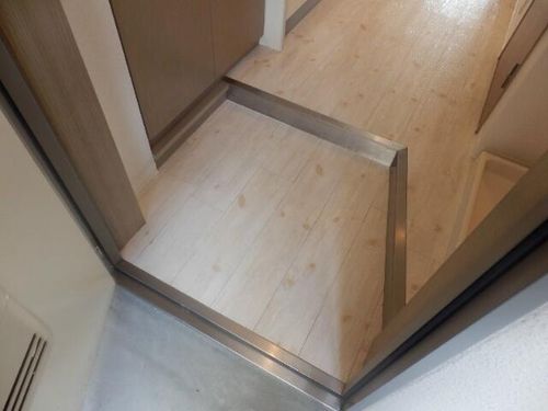 滋賀県大津市瀬田5丁目(マンション)の賃貸物件の玄関