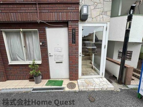 大宝レッドマンションの玄関