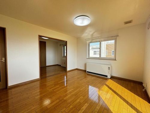 コーポ純志海苔2101の居間