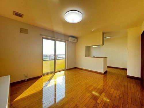 コーポ純志海苔2101の居間