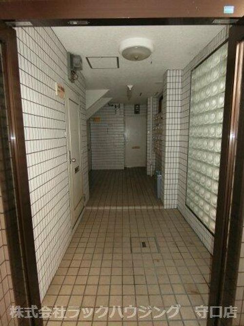 JPアパートメント旭の玄関