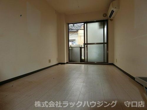 JPアパートメント旭の居間