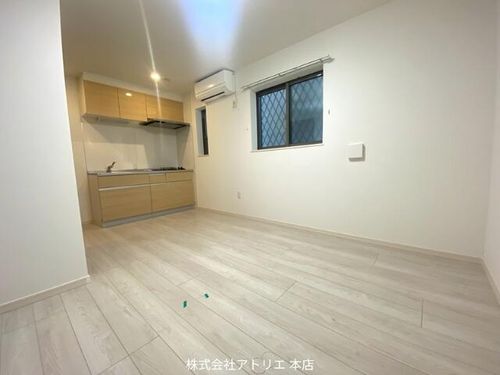 ローズテラス長田の居間