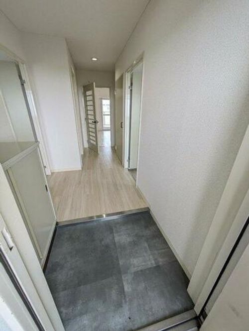 プレスト・コート弐番館の玄関