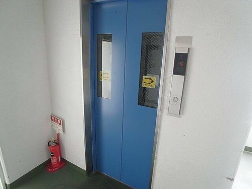 兵庫県神戸市兵庫区上沢通5丁目(マンション)の賃貸物件の玄関