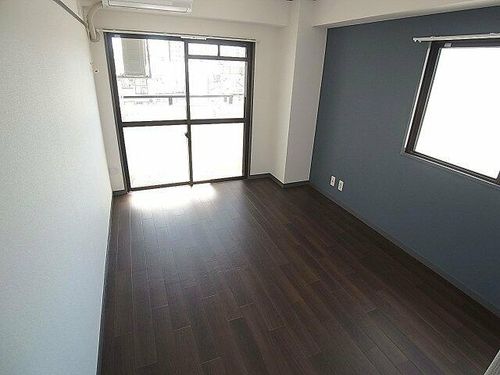 兵庫県神戸市兵庫区上沢通5丁目(マンション)の賃貸物件の居間