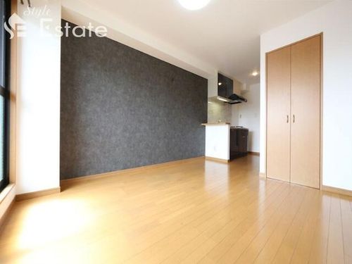 愛知県長久手市岩作長筬(マンション)の賃貸物件の居間