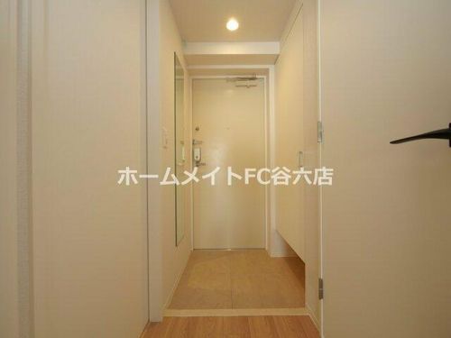 コンフォリア・リヴ大阪本町の玄関