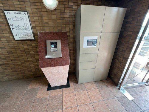 グローバル姫路三宅403の玄関