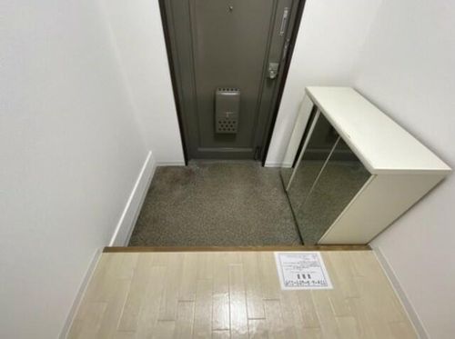 サンヴェール高槻101の玄関