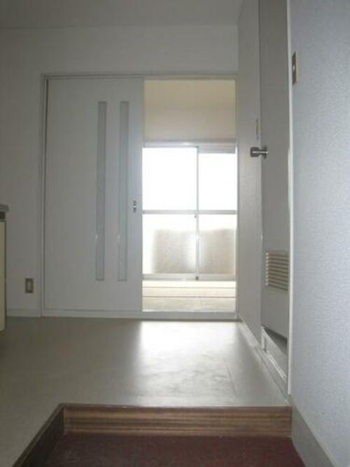 ハイツ森田の玄関