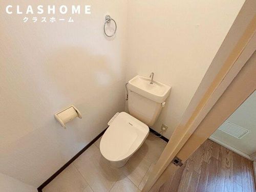 Surplus Two 築山103の内装