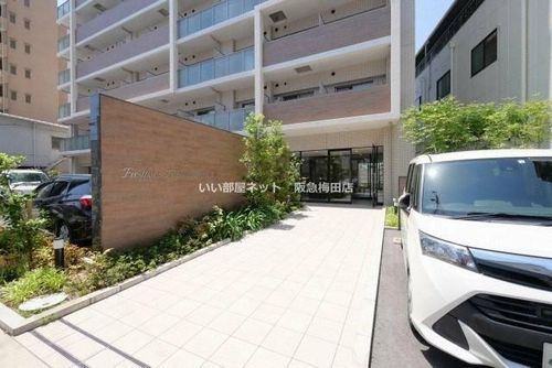 ファーストフィオーレ福島野田IIの玄関