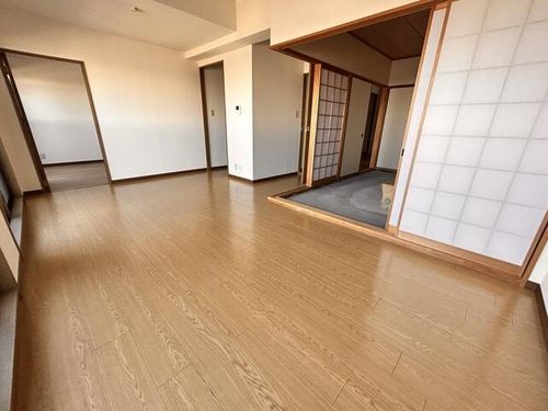 ウエストハイツトニワンの居間