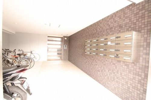 コンフォールパピヨンの玄関