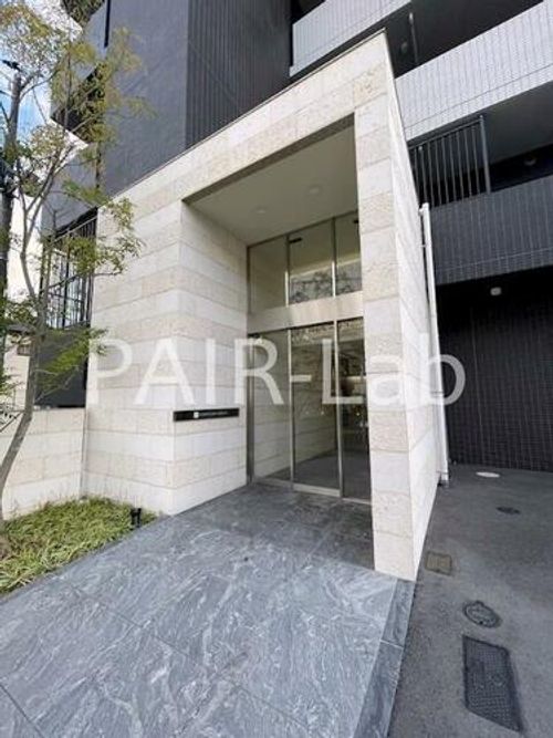 VILLA・SERENO姫路(旧名称.ルネフラッツ姫路)の玄関