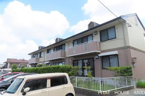ファミール・Fの外観