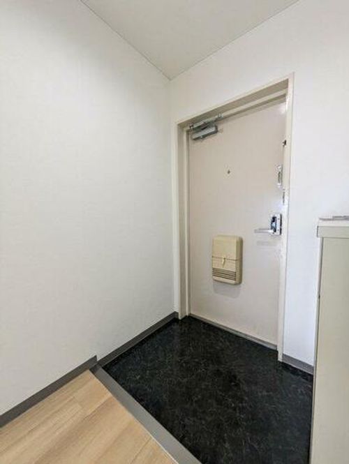 プレスト・コート壱番館の玄関