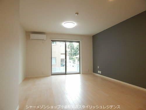 エクラージュ足立の居間