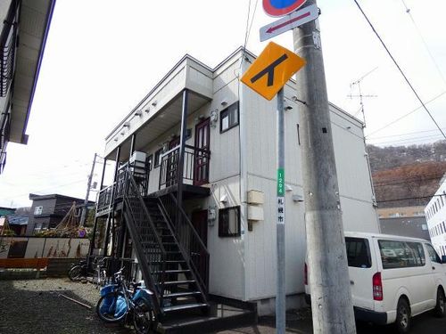 北海道札幌市中央区南二十八条西11丁目(アパート)の賃貸物件205の玄関