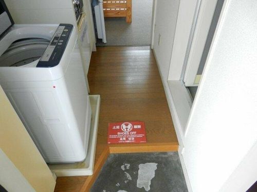 レオパレス藤本Ⅱの玄関