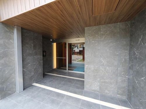 エステムコート名古屋ライブゲートの玄関