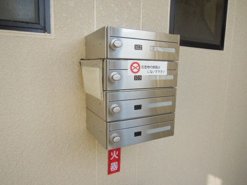 蓮池コーポの玄関