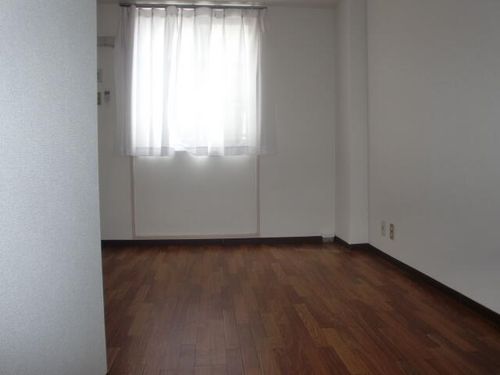 ヨシタケビル303の内装