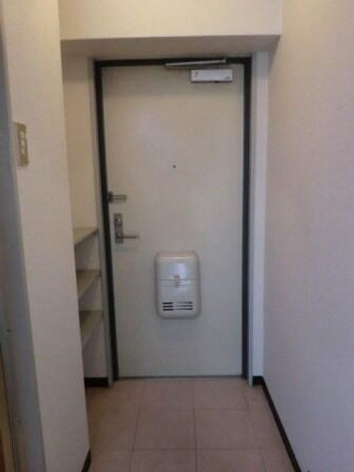 兵庫県尼崎市南塚口町4丁目(マンション)の賃貸物件の玄関