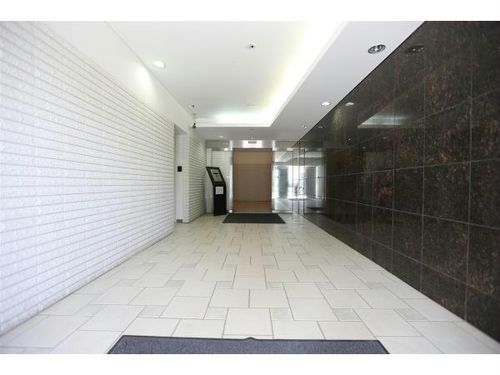 北海道札幌市中央区南十四条西1丁目(マンション)の賃貸物件の玄関