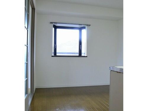 ローズホール303の居間