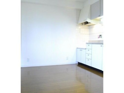 ローズホール303の居間